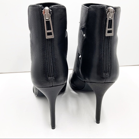 🆕{Charles by Charles David} Leather Gladiator Stiletto’s - Picture 9 of 16